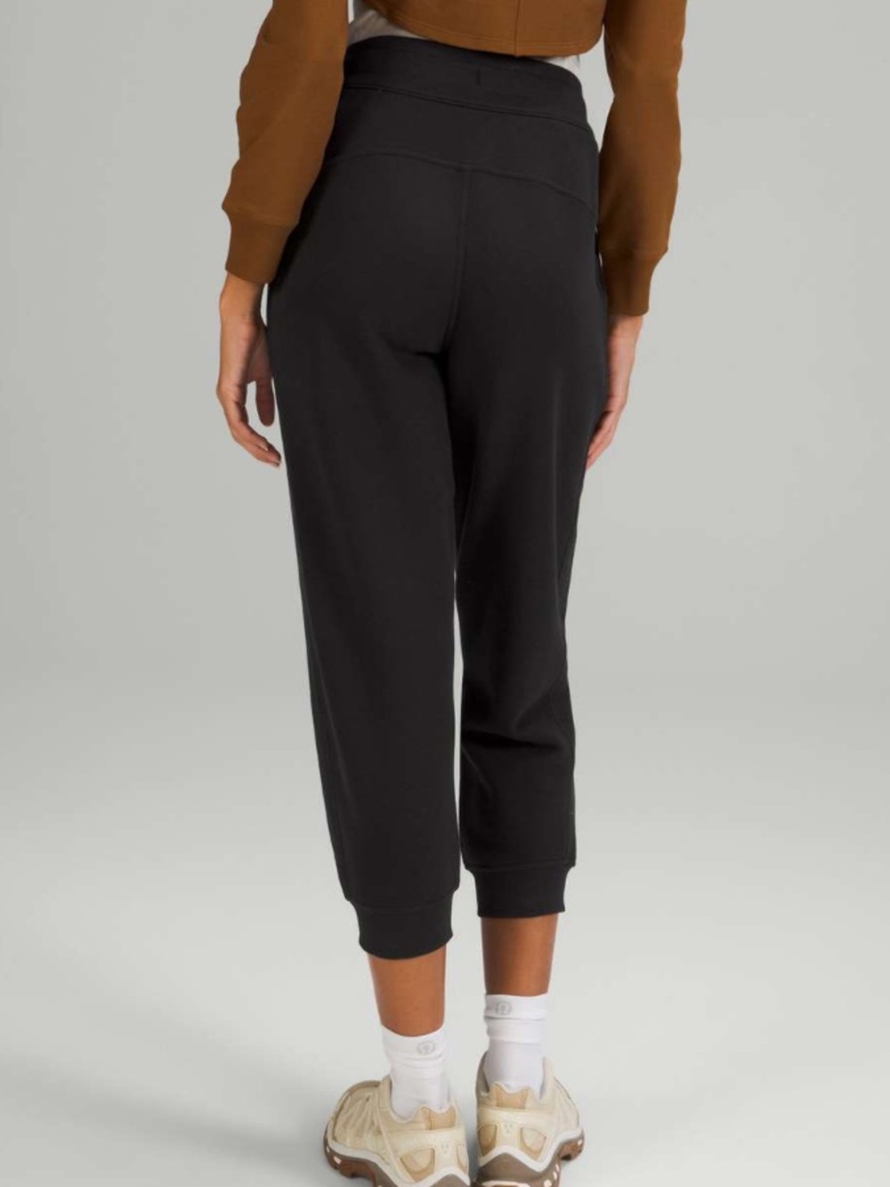 Lululemon Scuba High-Rise Cropped Jogger Size 4